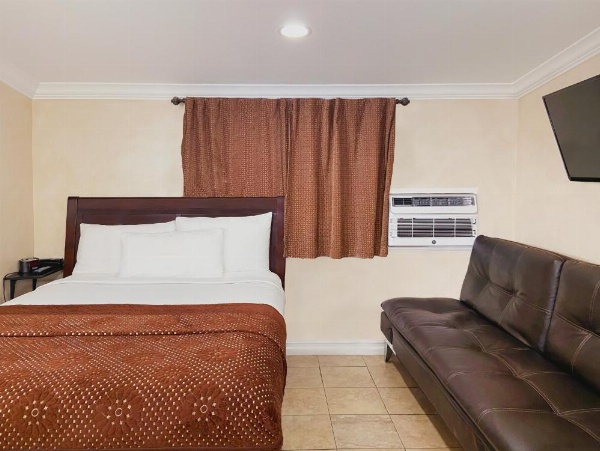 Nite Inn at Universal City - Walking Distance to Universal Studios Hollywood image 90